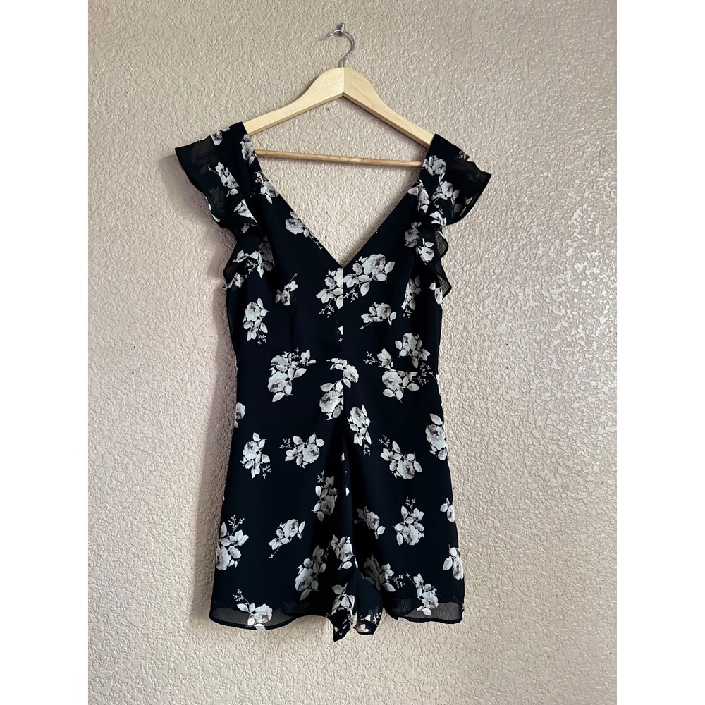 Urban Outfitters Kimchi Blue Floral Ruffle Sleeve V-Neck Romper Black Size 6
